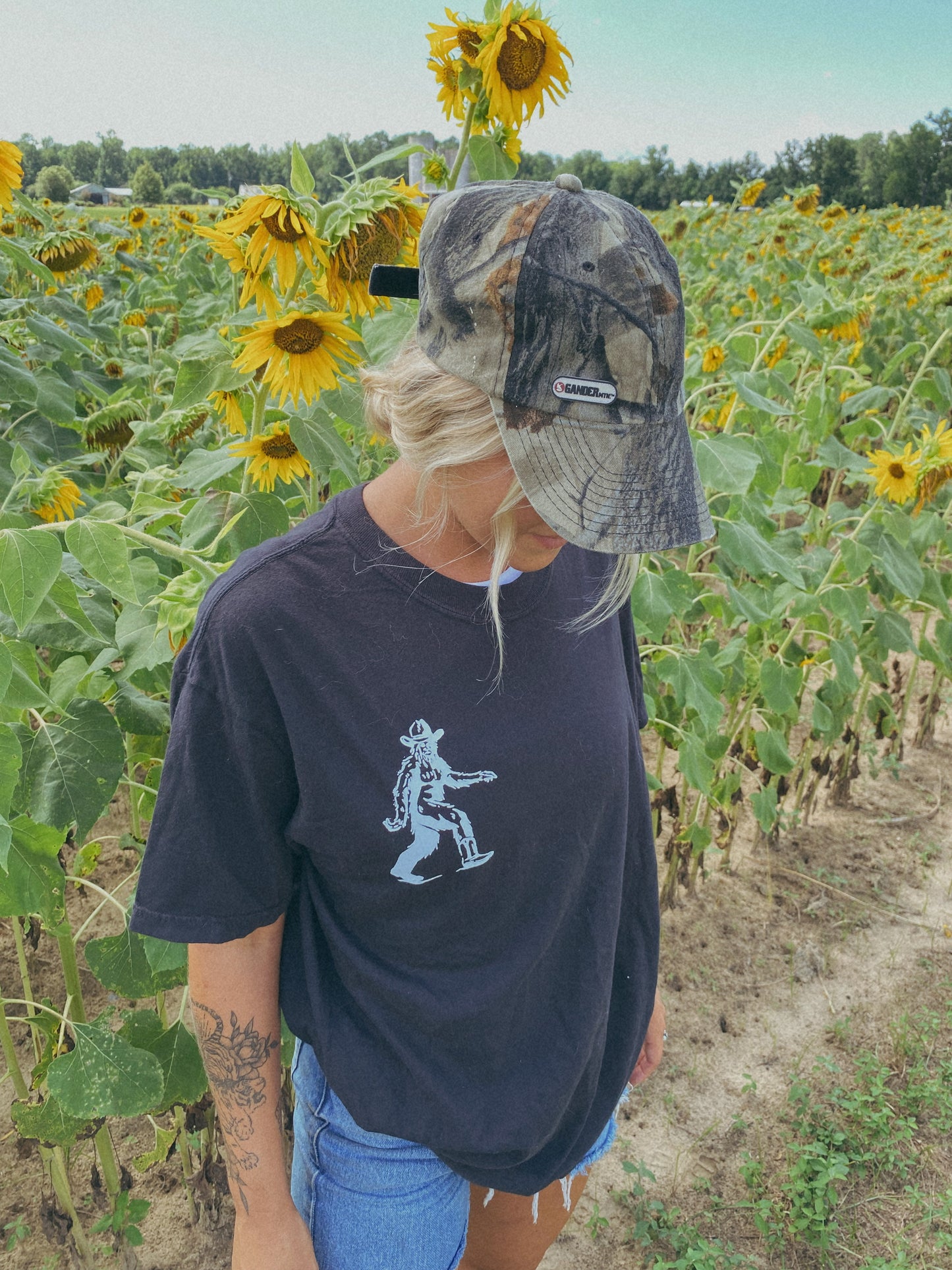 Cowboy Bigfoot western Tee