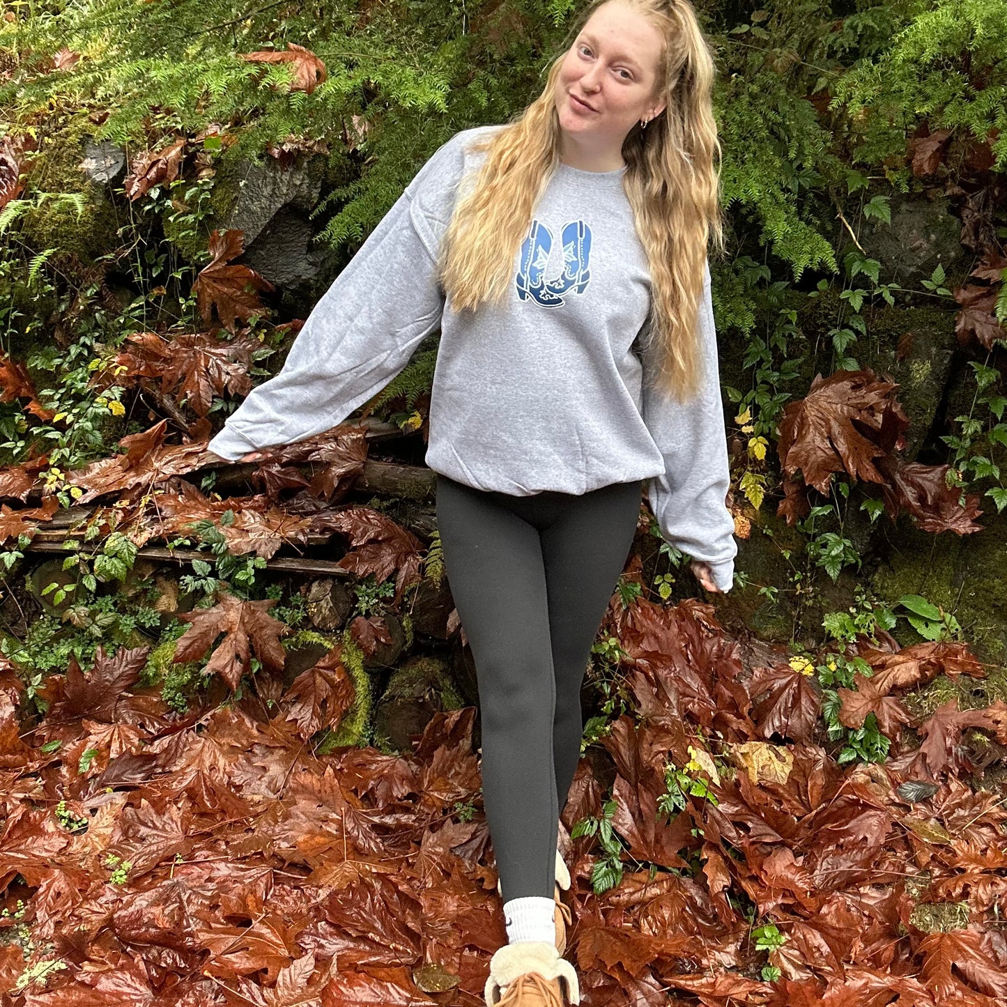 Blue bow boots crewneck | western boots sweatshirt