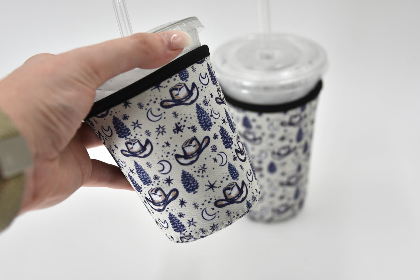 Cowboy Hat & Stars Coffee Sleeve | Reusable Neoprene Iced Coffee Cup Cover (16–24oz)
