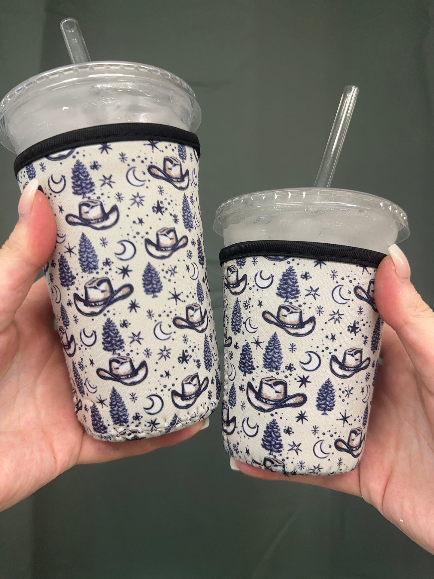 Cowboy Hat & Stars Coffee Sleeve | Reusable Neoprene Iced Coffee Cup Cover (16–24oz)