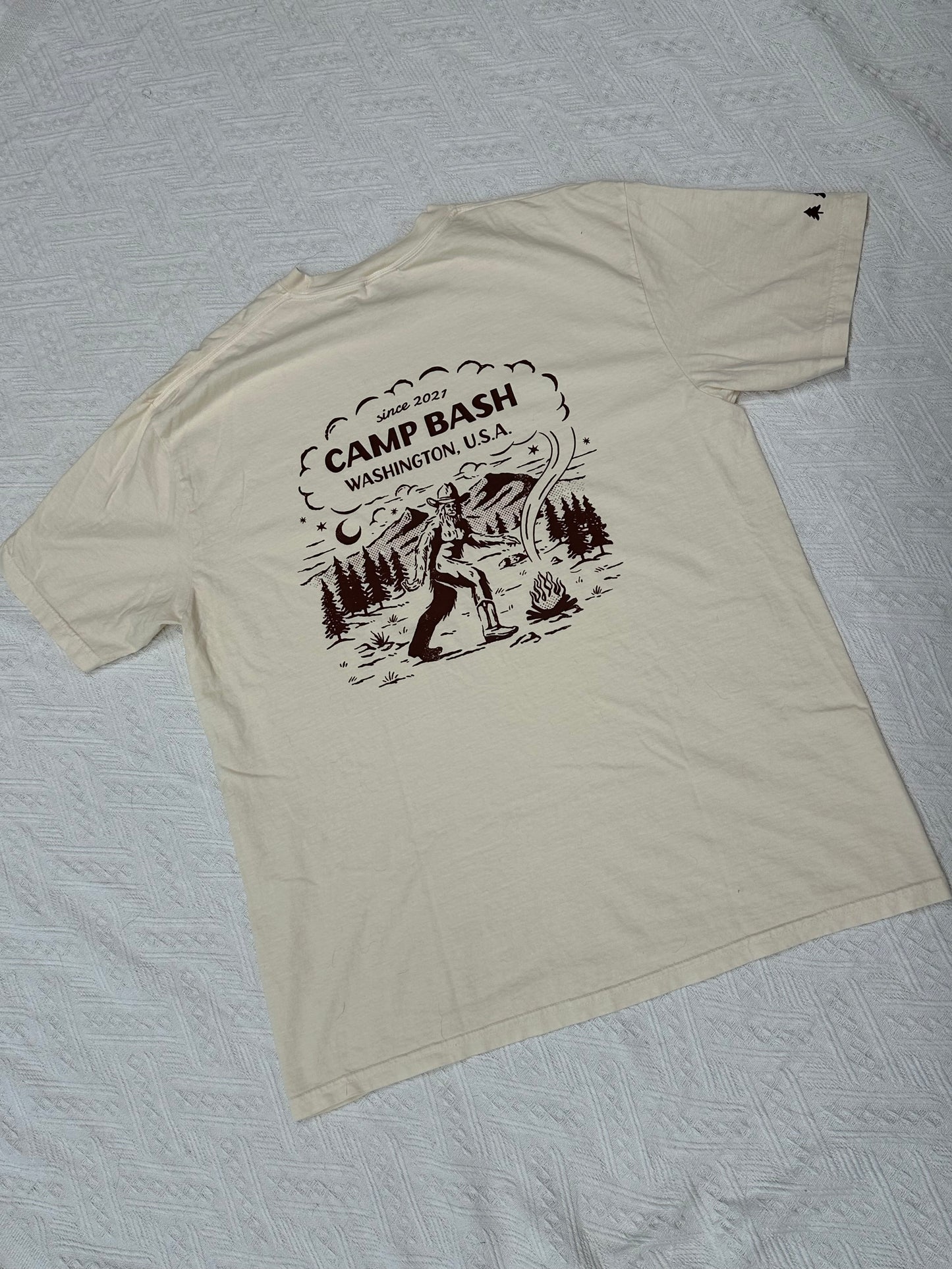 Camp Bash Bigfoot T-Shirt – Vintage Washington Bigfoot Camping Graphic Tee